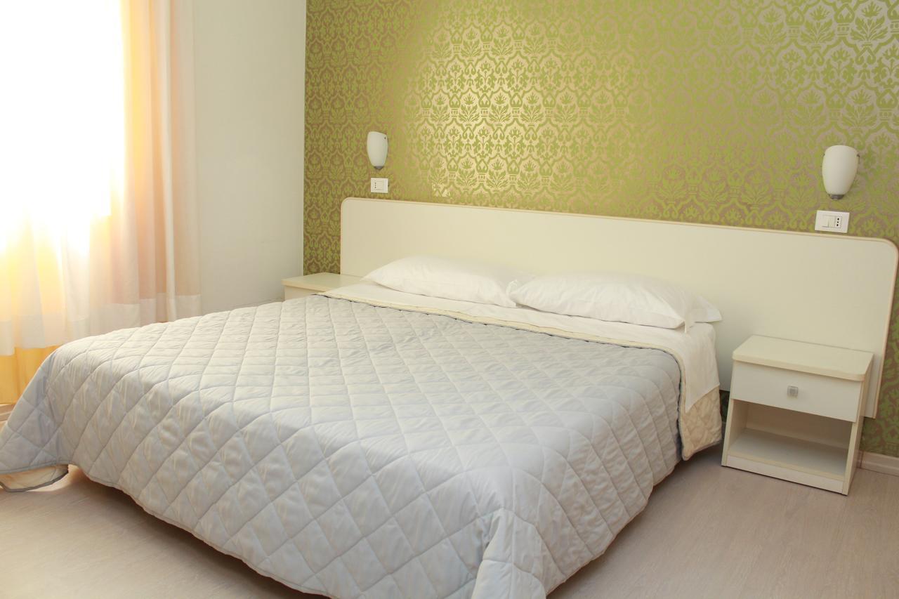 רימיני Hotel Stella Polare מראה חיצוני תמונה