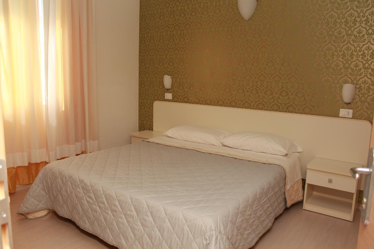 רימיני Hotel Stella Polare מראה חיצוני תמונה
