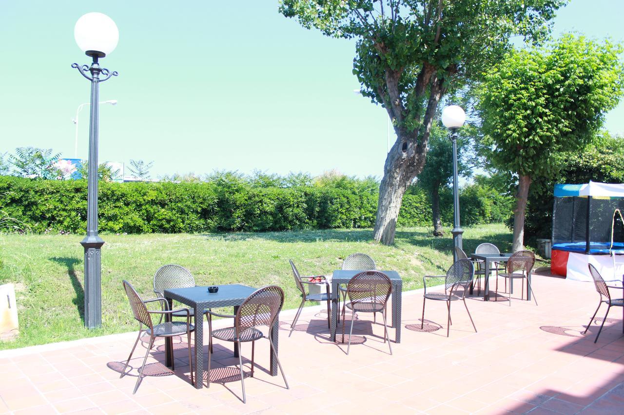 רימיני Hotel Stella Polare מראה חיצוני תמונה