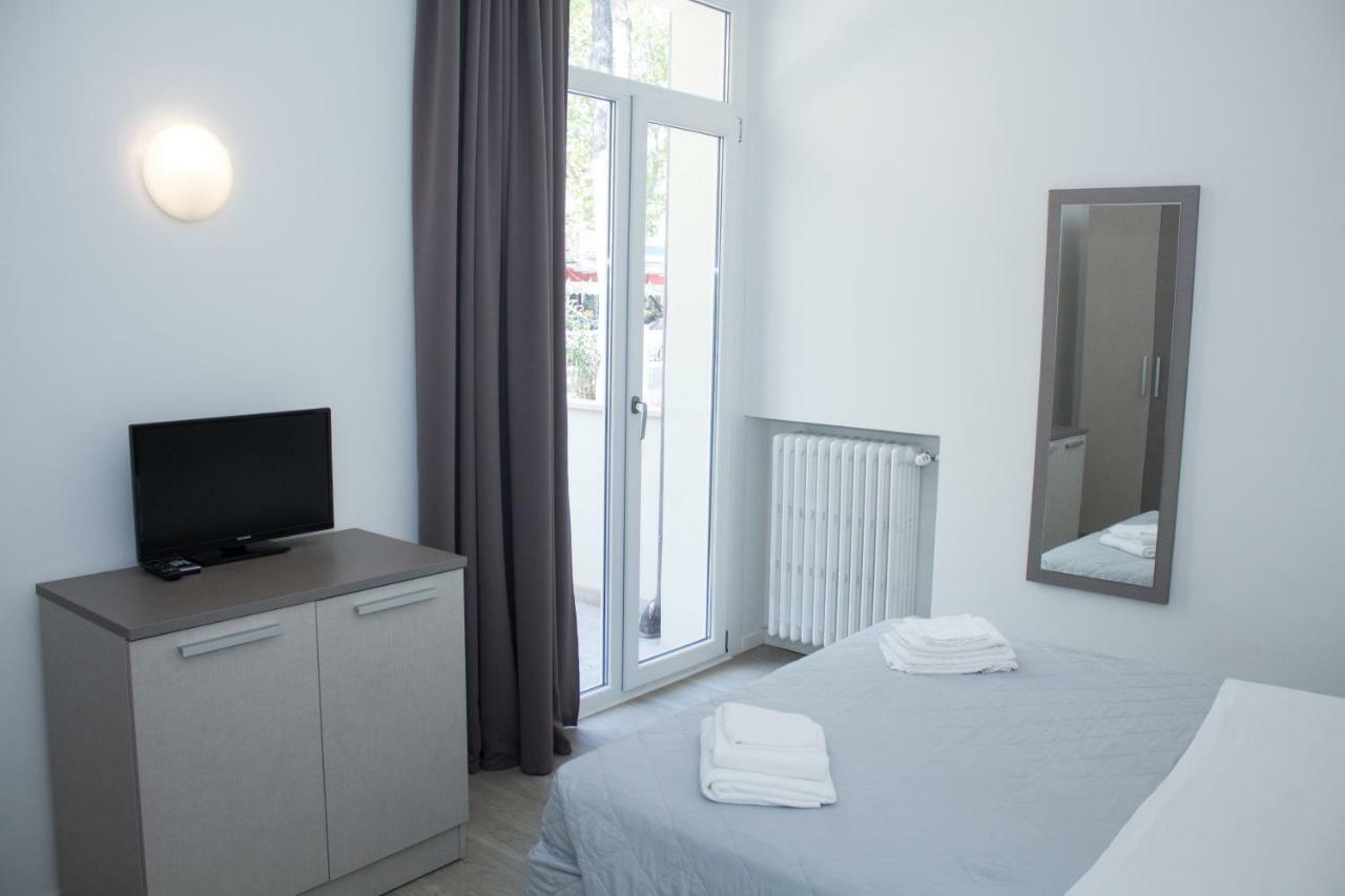 רימיני Hotel Stella Polare מראה חיצוני תמונה