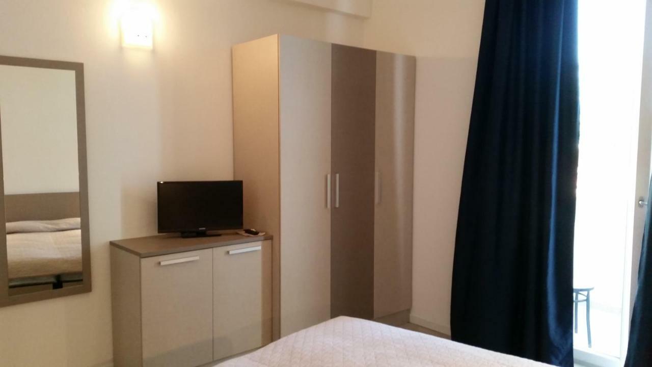 רימיני Hotel Stella Polare מראה חיצוני תמונה